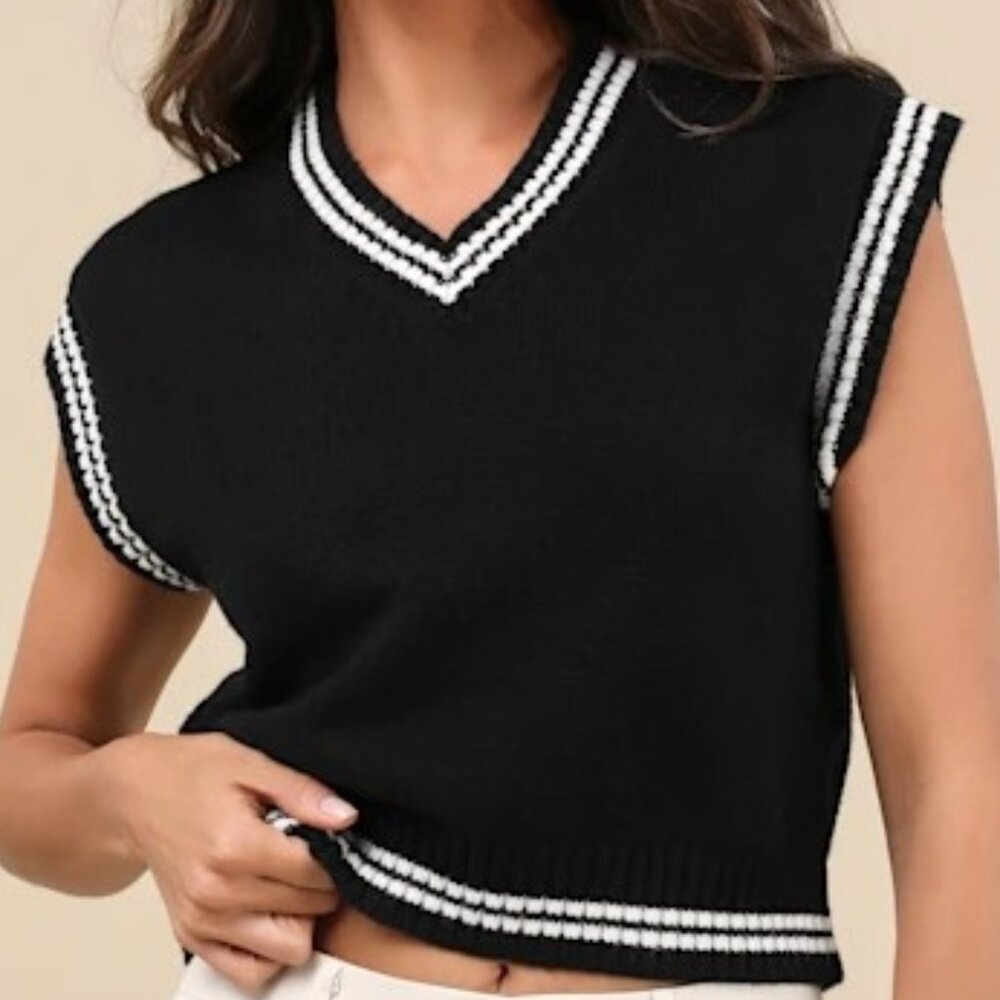 ASTR Wool Blend Kirby Cropped Sweater Vest Black White NWT Medium